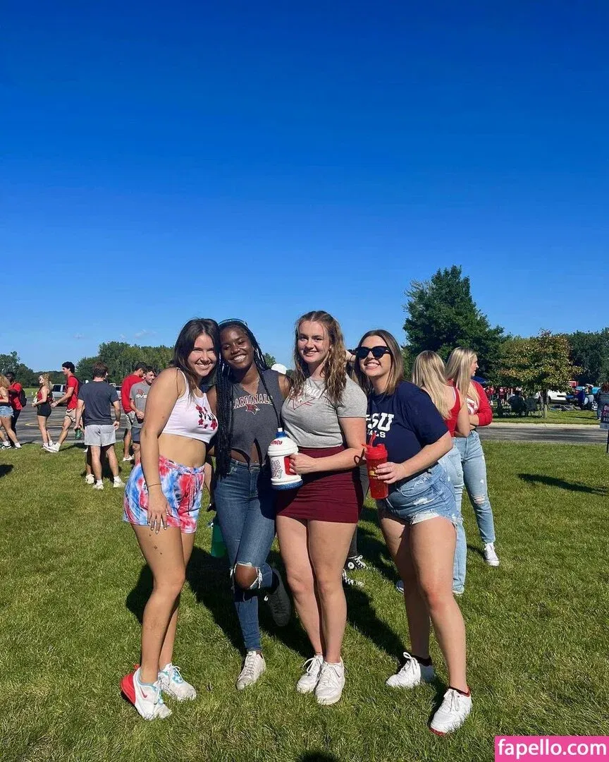 Sierra Bellingar Onlyfans Photo Gallery 