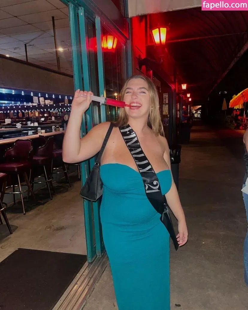 Sierra Bellingar Onlyfans Photo Gallery 