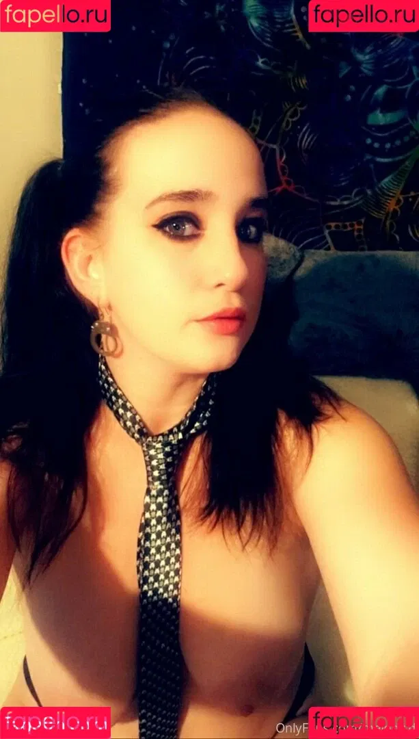 melody.tmw Onlyfans Photo Gallery 