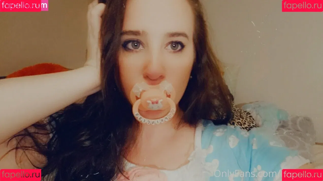 melody.tmw Onlyfans Photo Gallery 