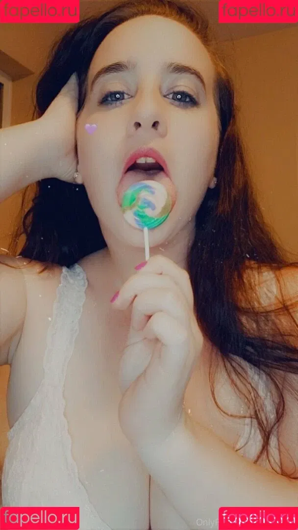 melody.tmw Onlyfans Photo Gallery 