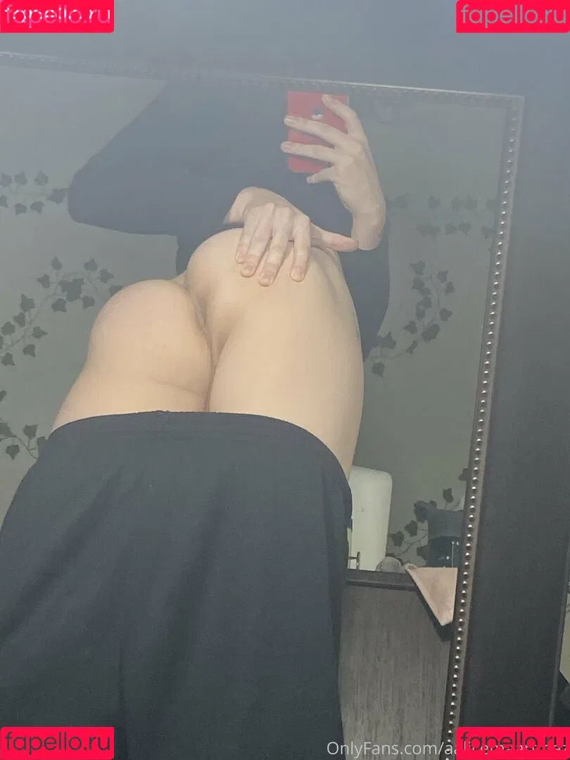 Illiteracy4me Onlyfans Photo Gallery 