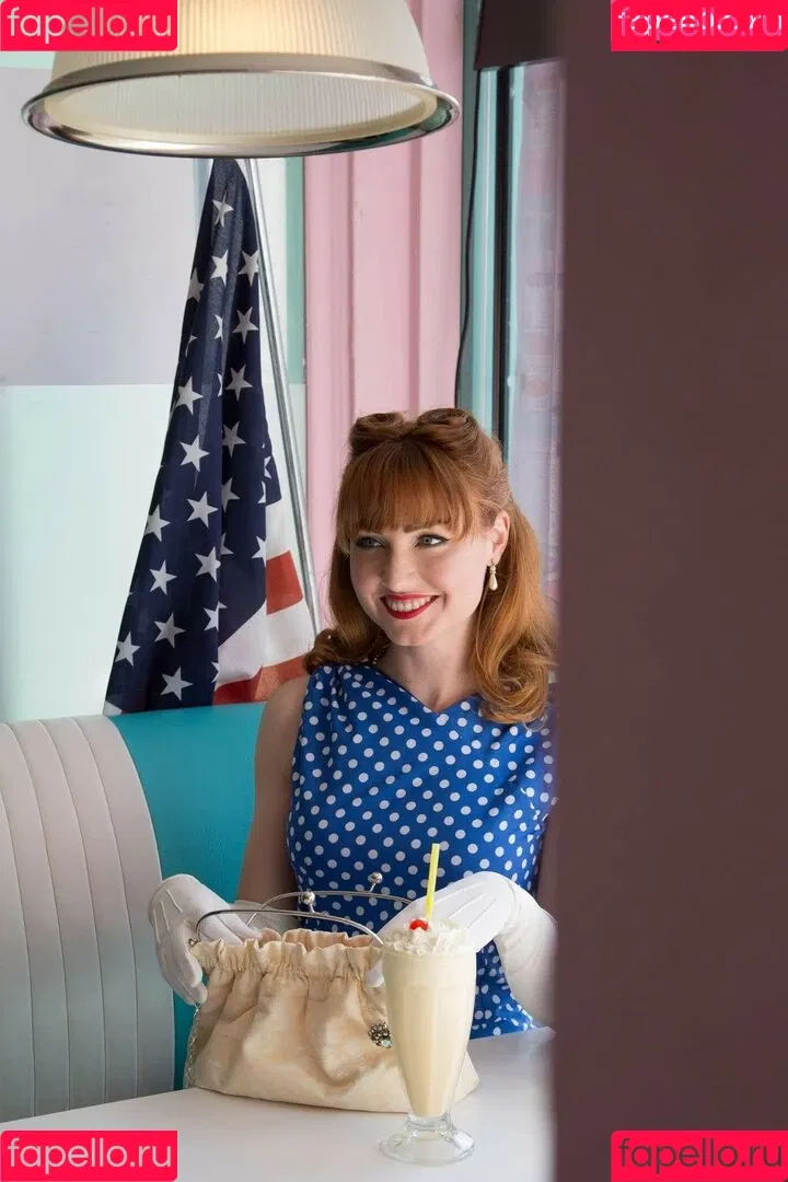 WhisperAudios ASMR Onlyfans Photo Gallery 