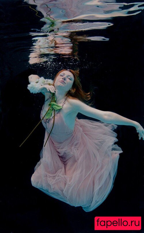 WhisperAudios ASMR Onlyfans Photo Gallery 