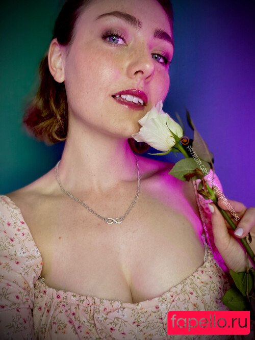 WhisperAudios ASMR Onlyfans Photo Gallery 