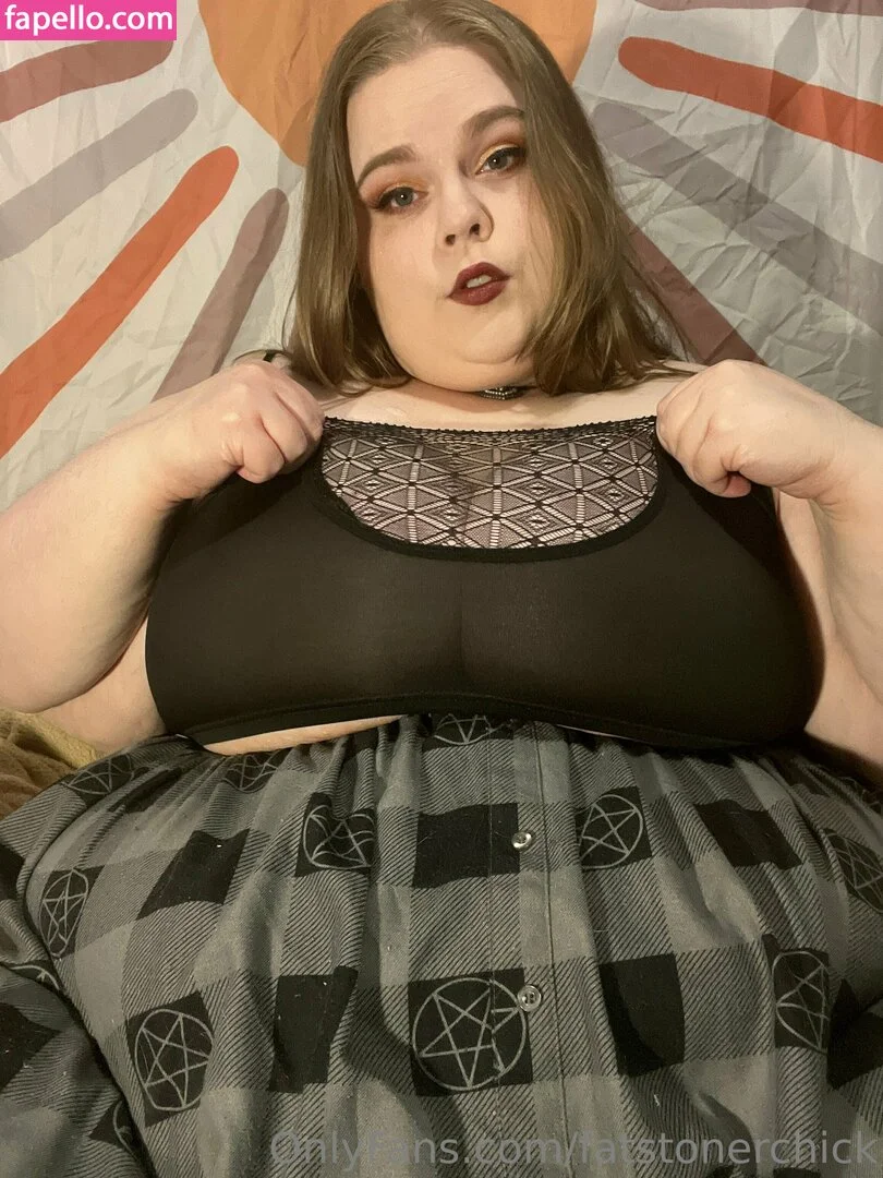 fatstonerchick Onlyfans Photo Gallery 