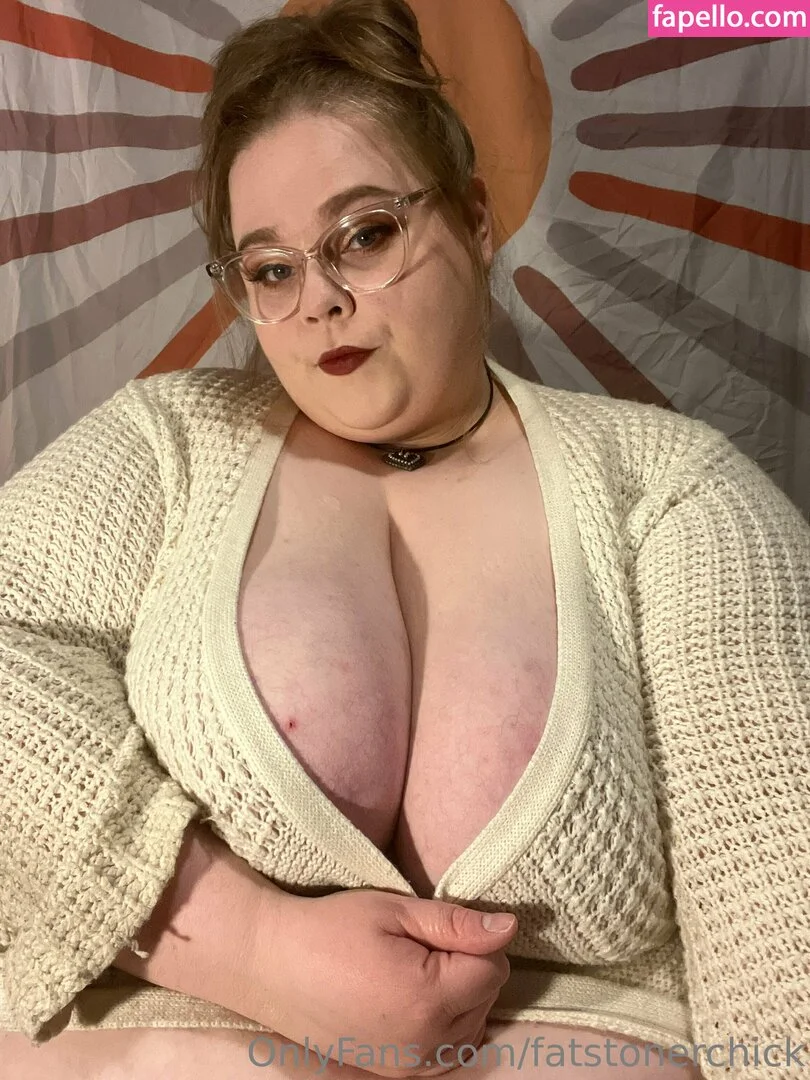 fatstonerchick Onlyfans Photo Gallery 