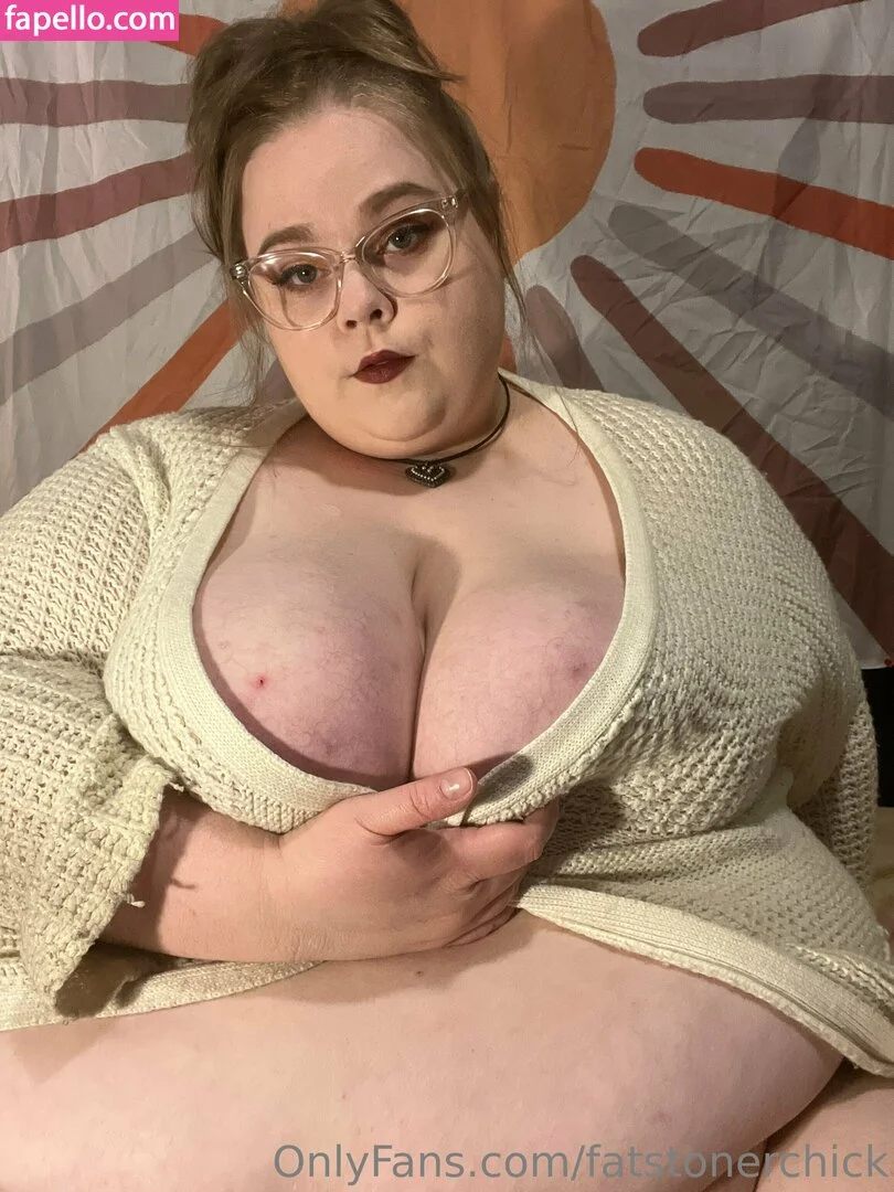 fatstonerchick Onlyfans Photo Gallery 