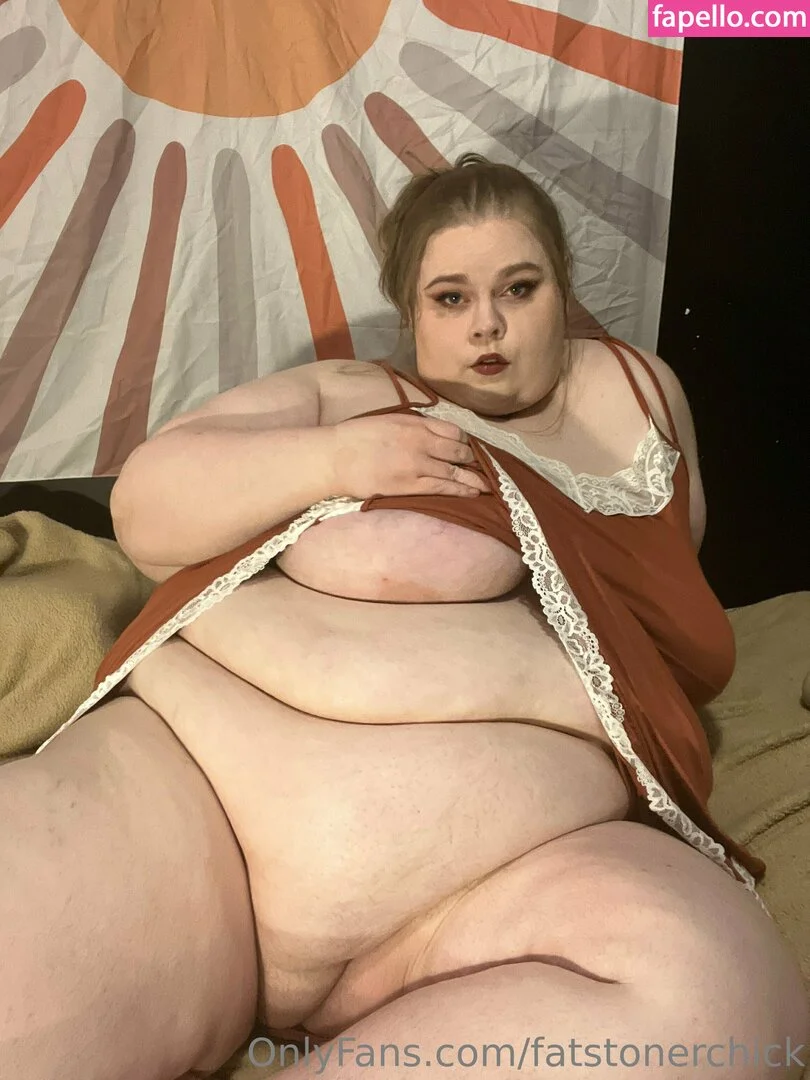 fatstonerchick Onlyfans Photo Gallery 