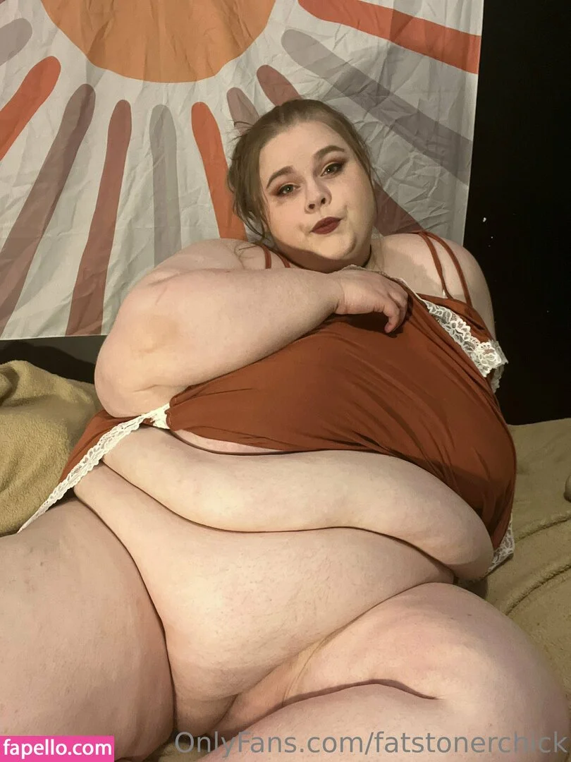 fatstonerchick Onlyfans Photo Gallery 