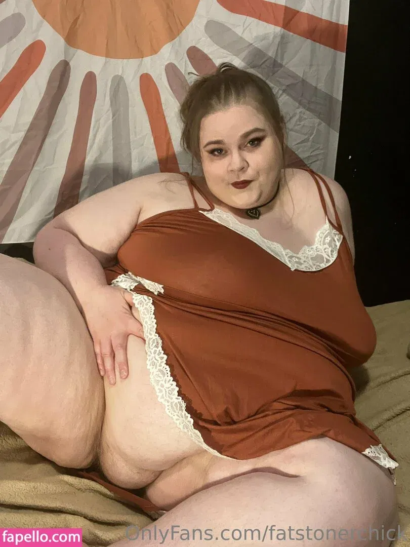 fatstonerchick Onlyfans Photo Gallery 