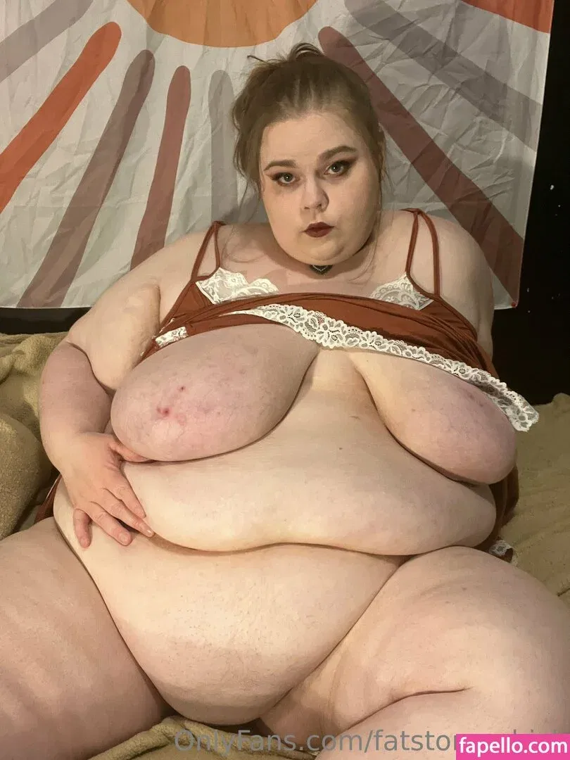 fatstonerchick Onlyfans Photo Gallery 