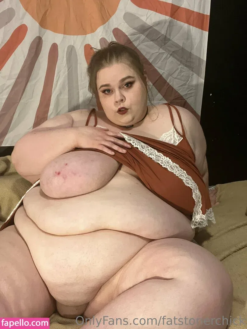 fatstonerchick Onlyfans Photo Gallery 