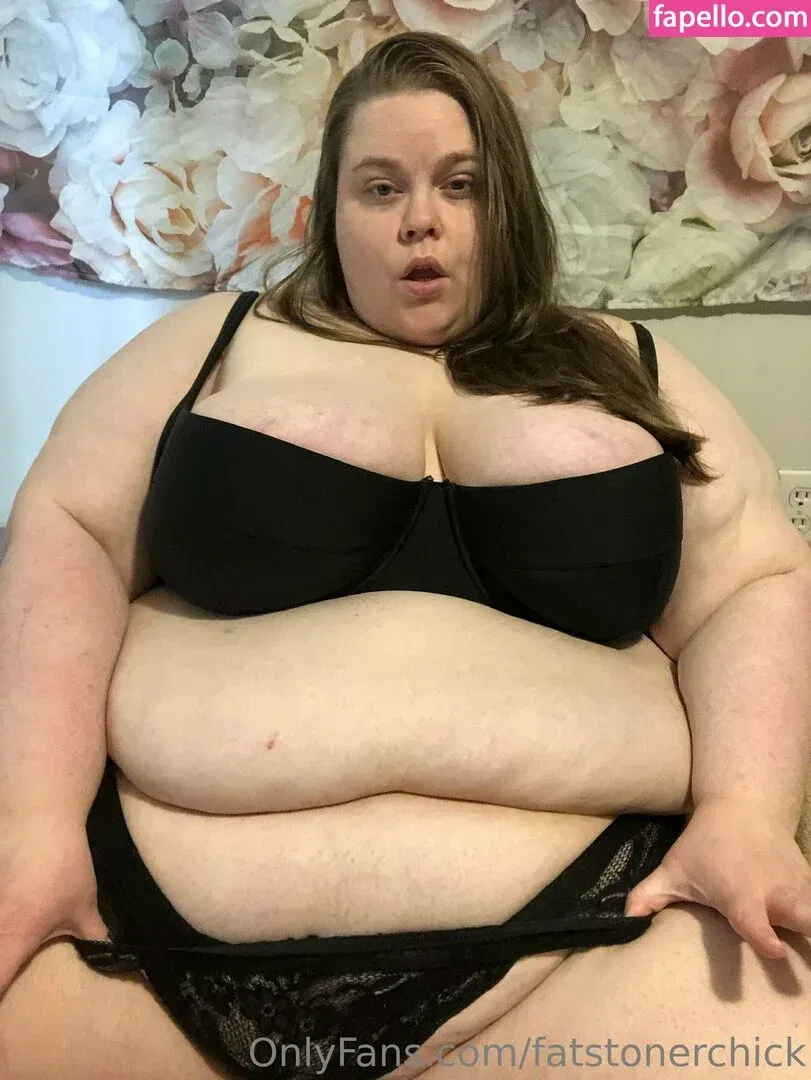fatstonerchick Onlyfans Photo Gallery 