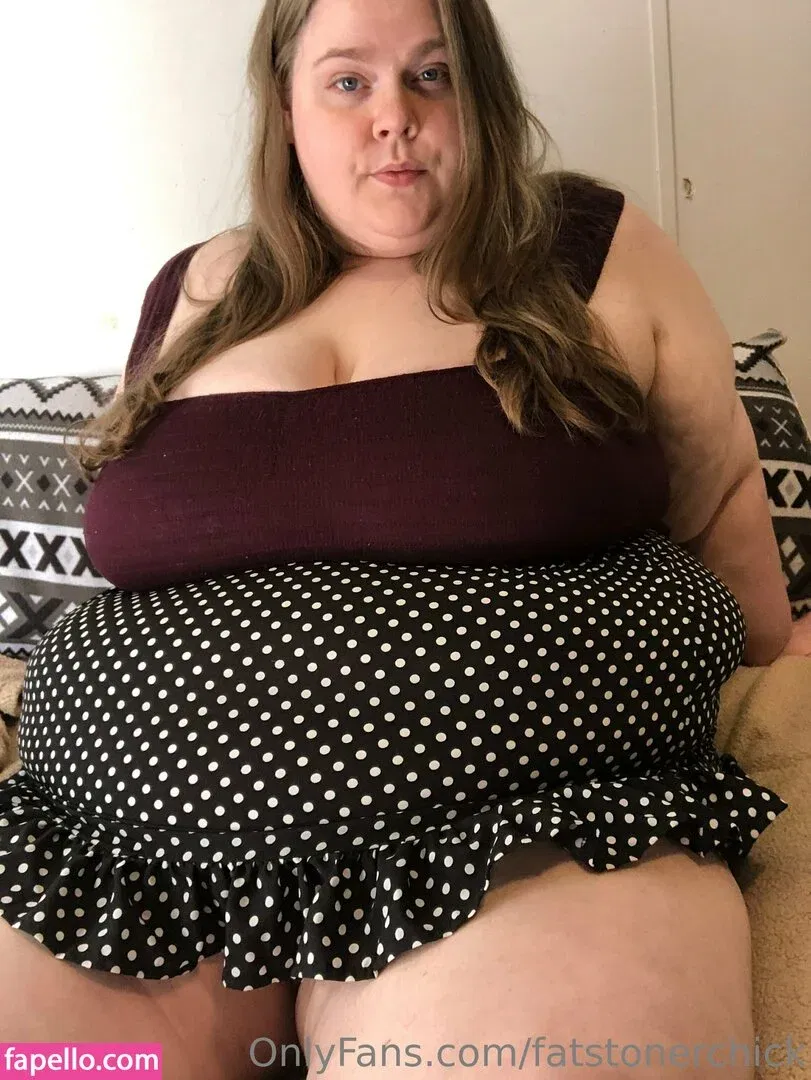 fatstonerchick Onlyfans Photo Gallery 