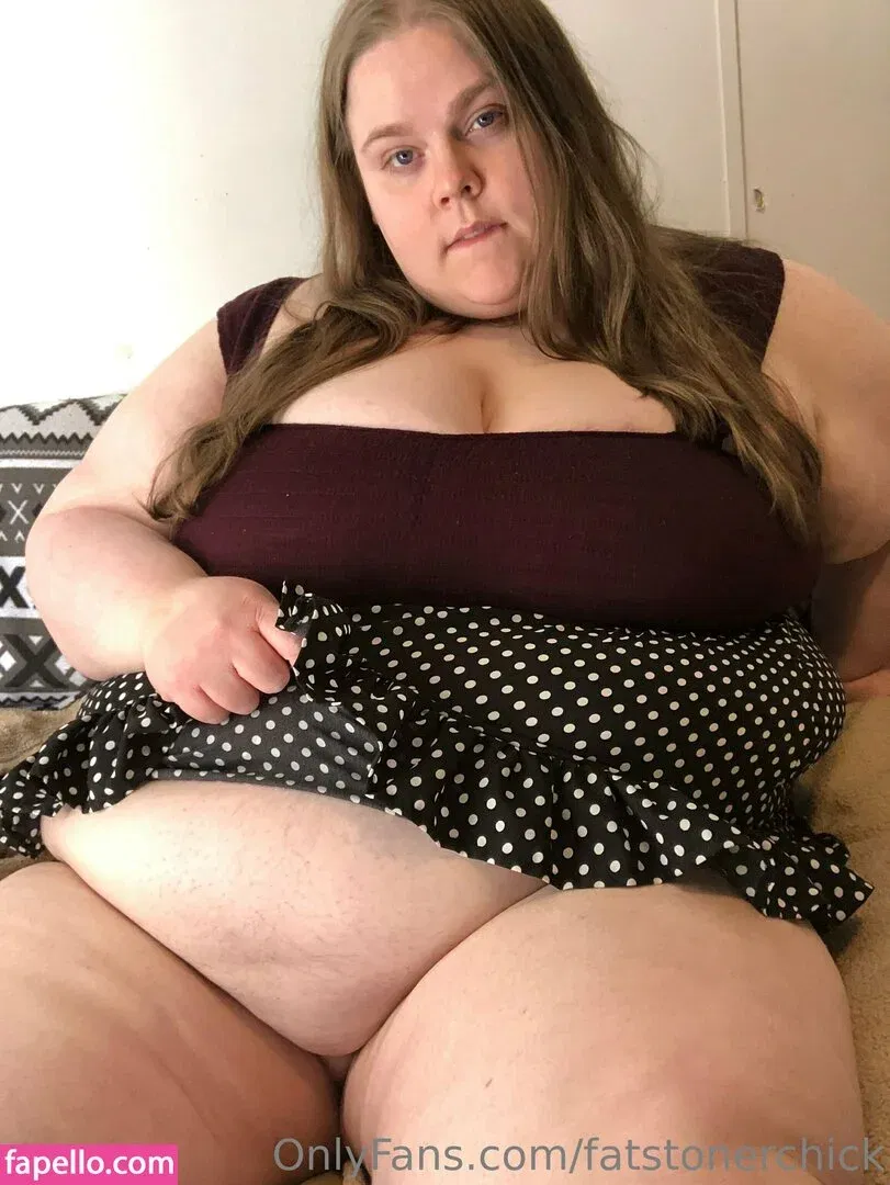 fatstonerchick Onlyfans Photo Gallery 