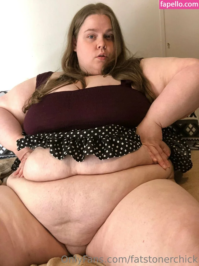 fatstonerchick Onlyfans Photo Gallery 