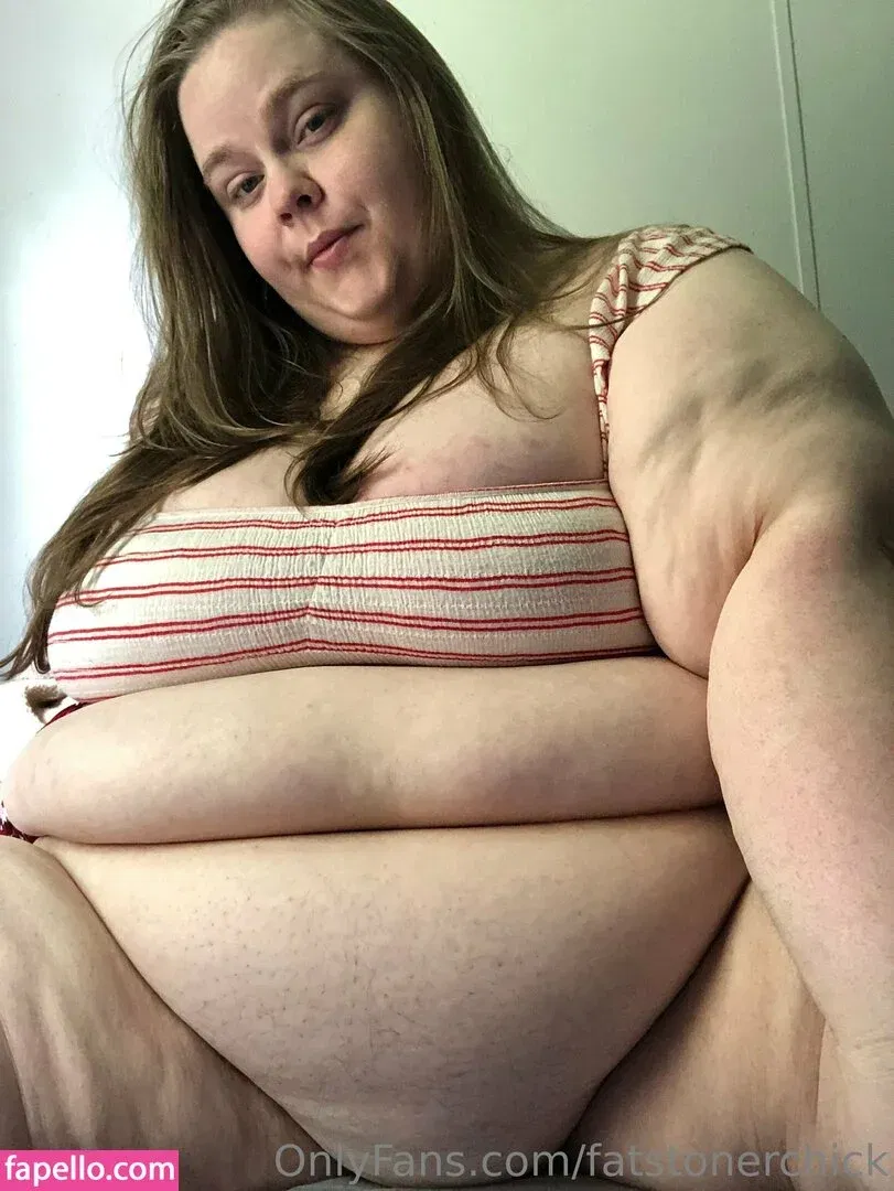 fatstonerchick Onlyfans Photo Gallery 