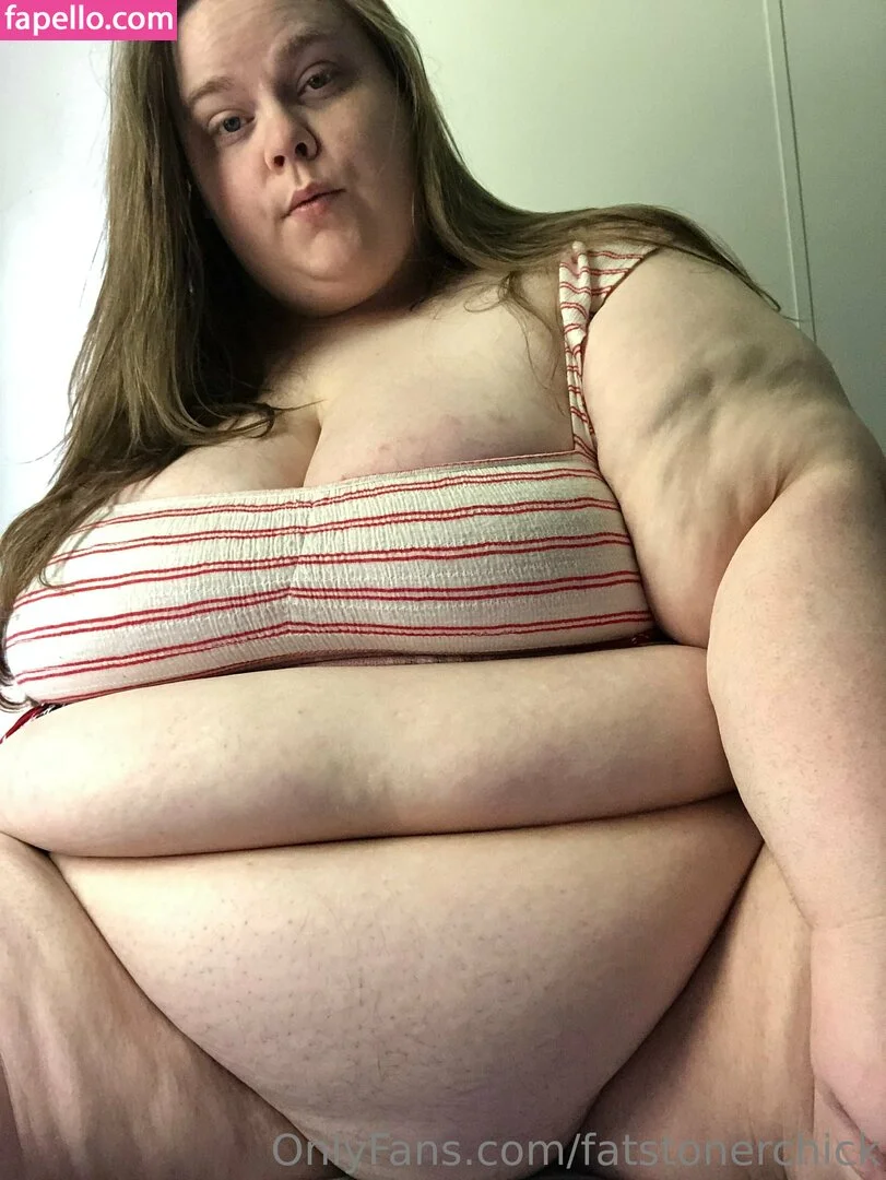fatstonerchick Onlyfans Photo Gallery 