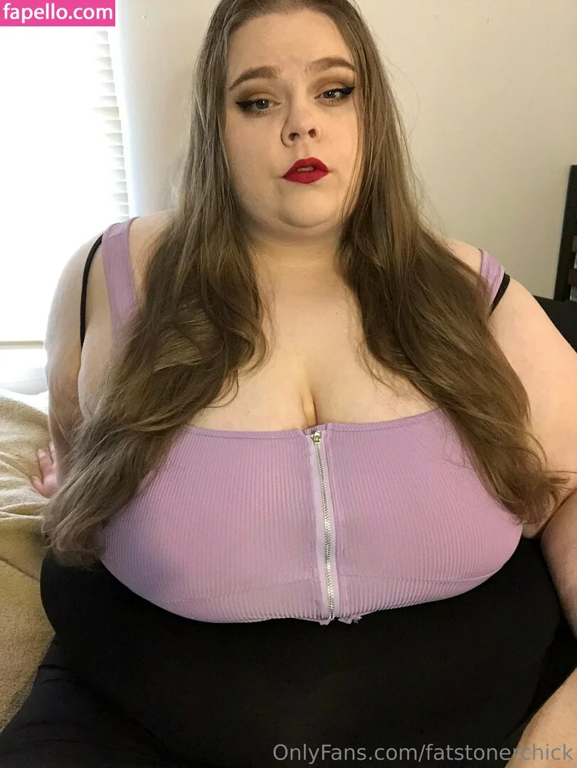 fatstonerchick Onlyfans Photo Gallery 