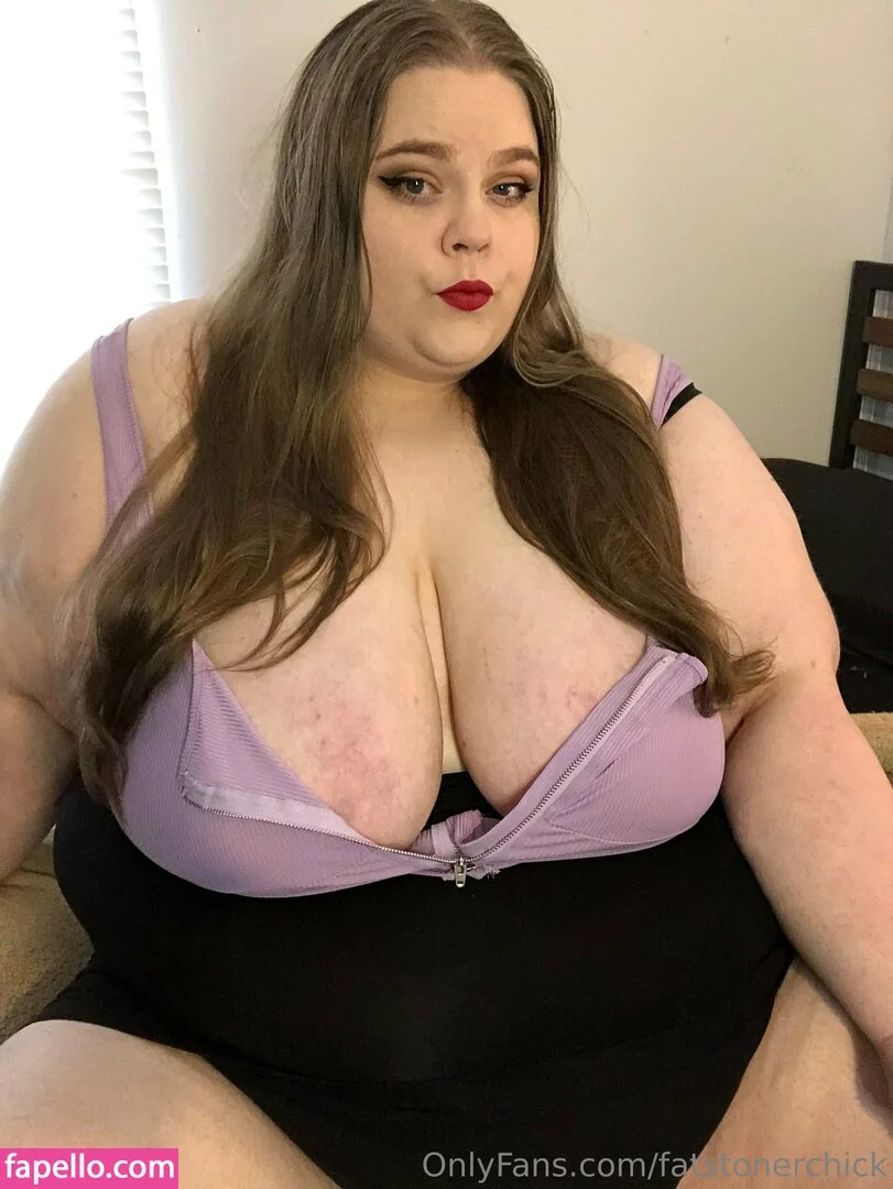 fatstonerchick Onlyfans Photo Gallery 