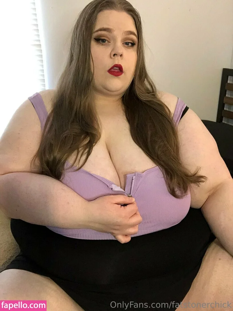 fatstonerchick Onlyfans Photo Gallery 