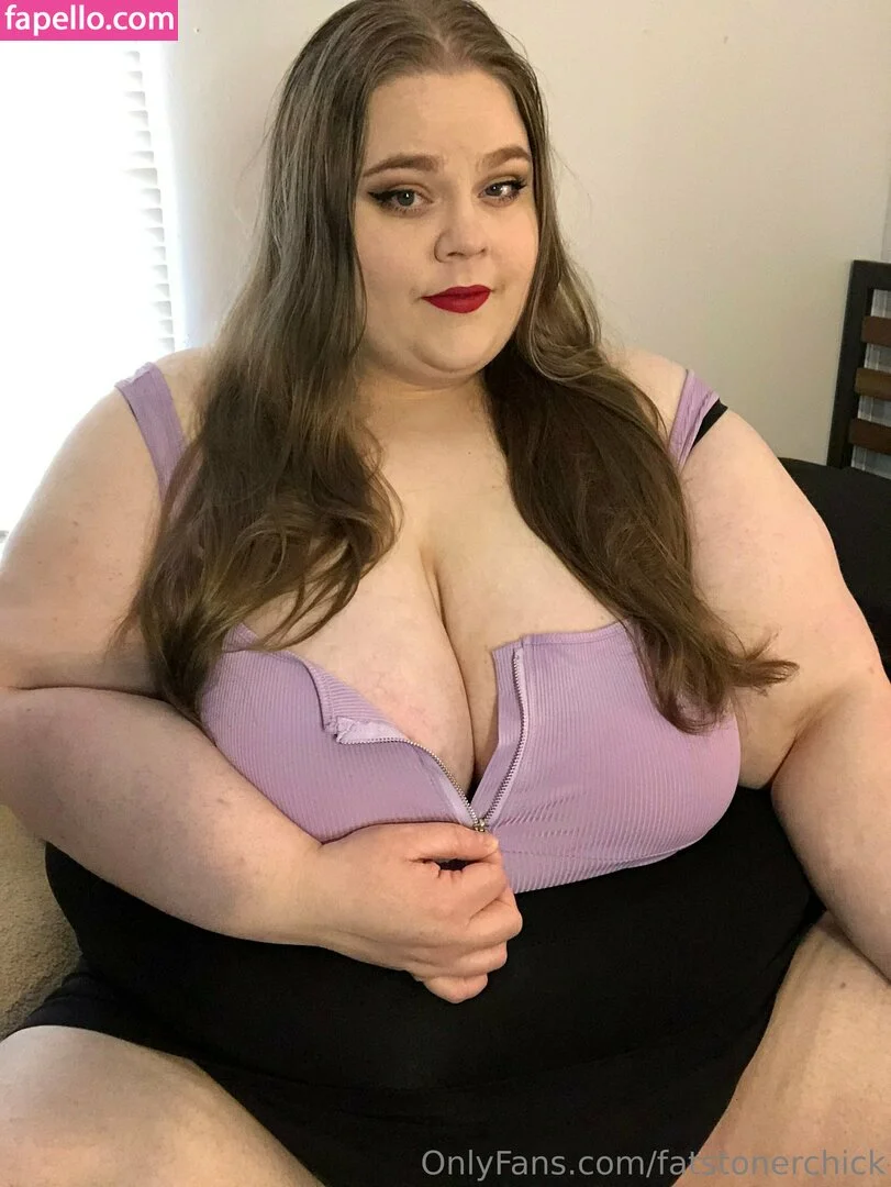 fatstonerchick Onlyfans Photo Gallery 