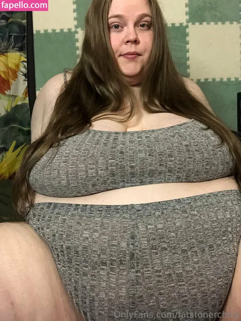 fatstonerchick Onlyfans Photo Gallery 