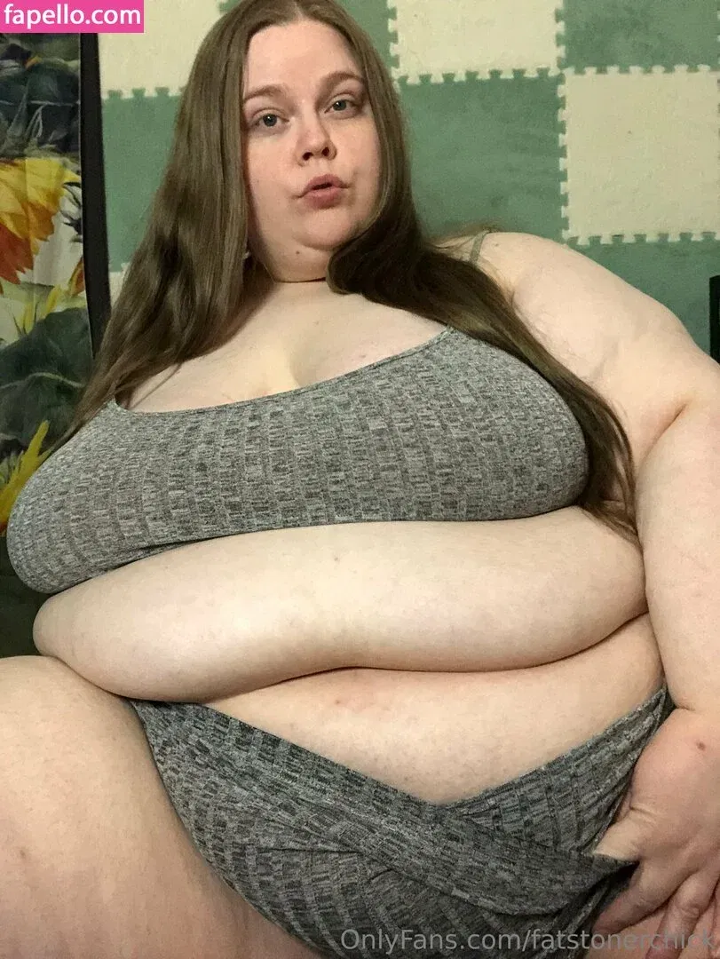 fatstonerchick Onlyfans Photo Gallery 