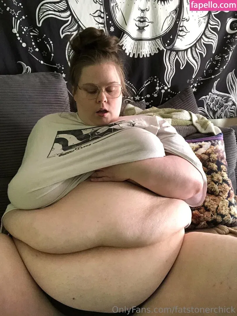 fatstonerchick Onlyfans Photo Gallery 