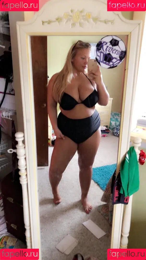 Hayden Buchko Onlyfans Photo Gallery 
