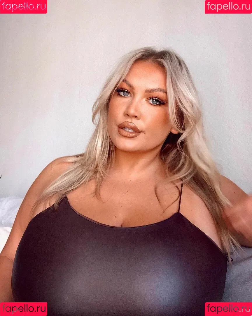 Hayden Buchko Onlyfans Photo Gallery 