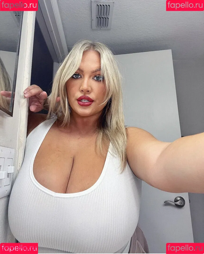 Hayden Buchko Onlyfans Photo Gallery 