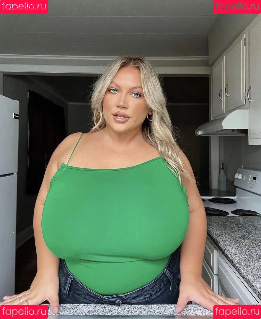 Hayden Buchko Onlyfans Photo Gallery 