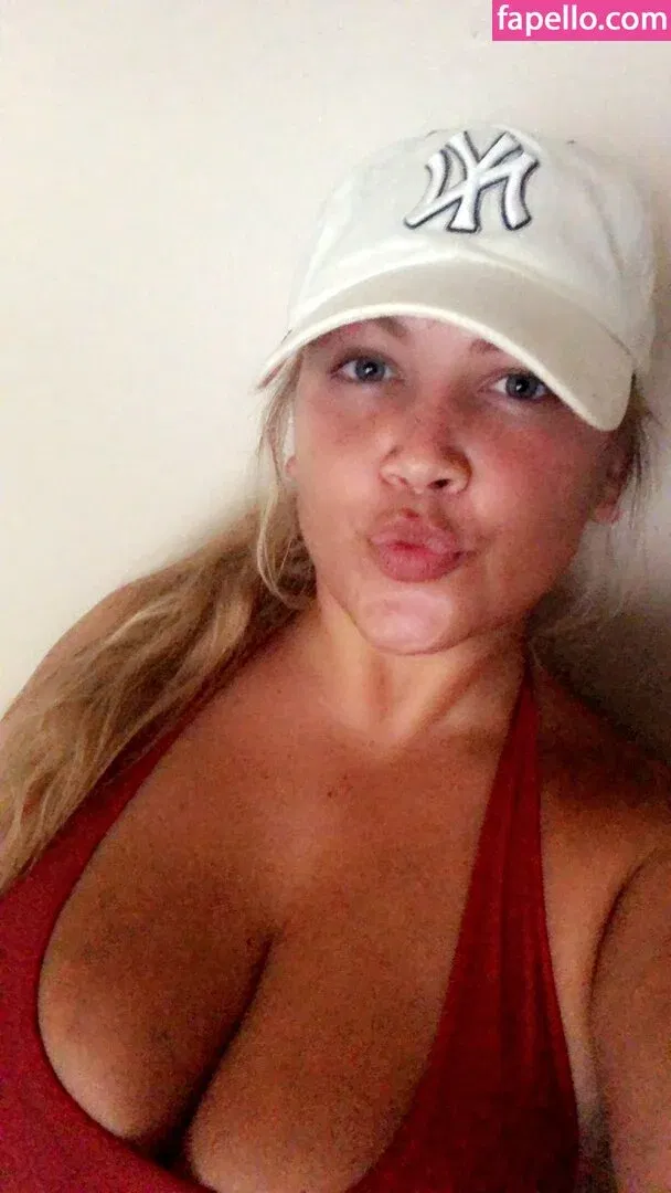 Hayden Buchko Onlyfans Photo Gallery 