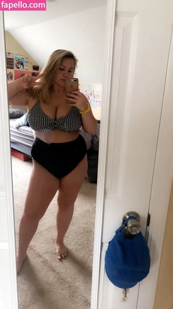 Hayden Buchko Onlyfans Photo Gallery 