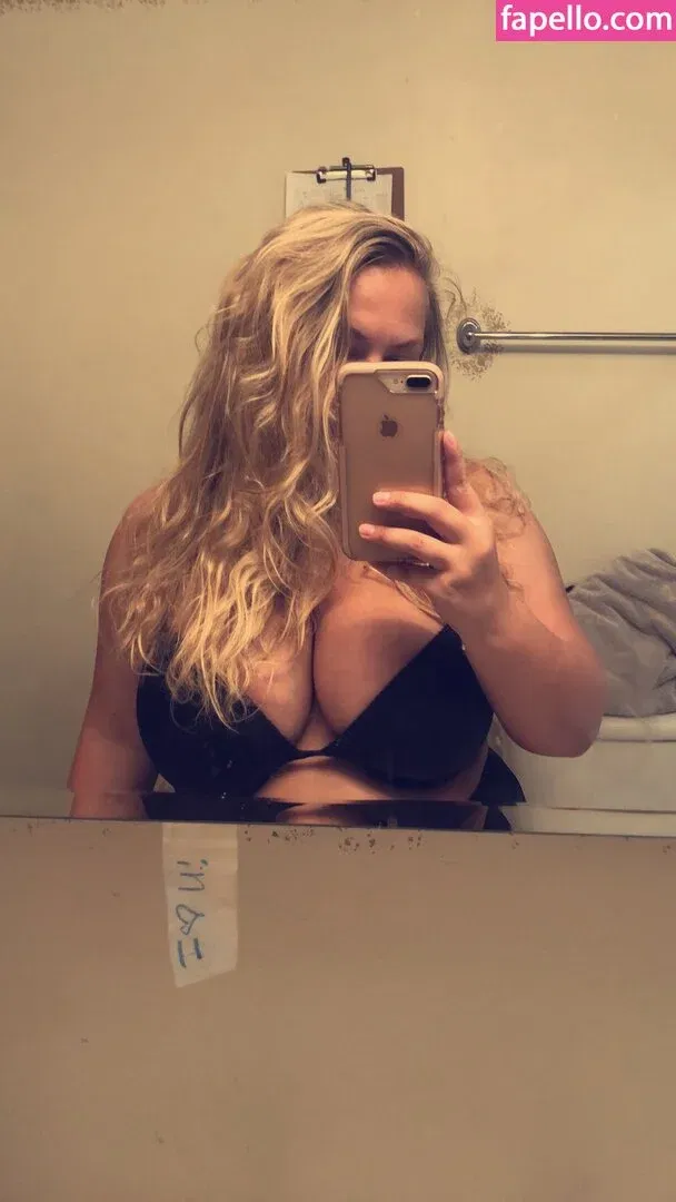 Hayden Buchko Onlyfans Photo Gallery 