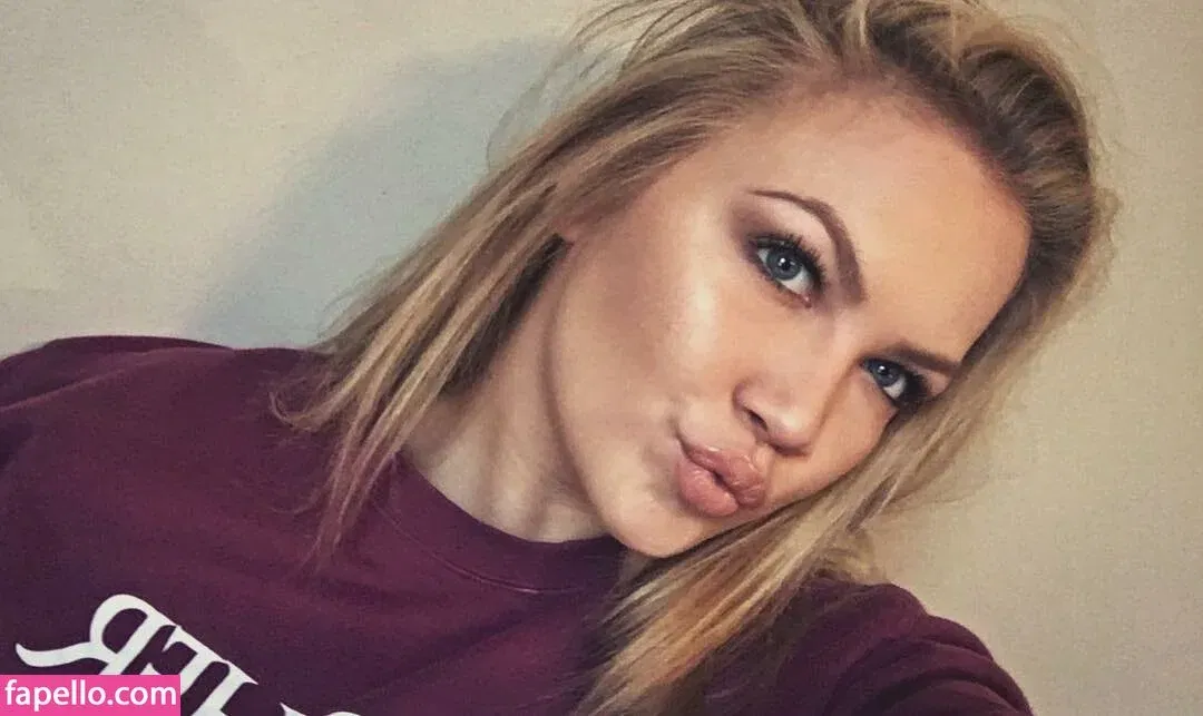 Hayden Buchko Onlyfans Photo Gallery 