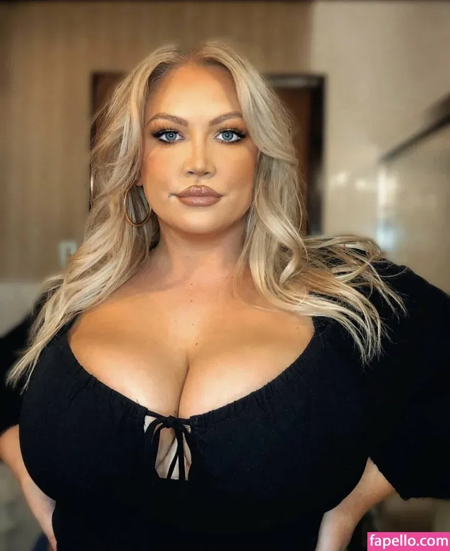 Hayden Buchko Onlyfans Photo Gallery 