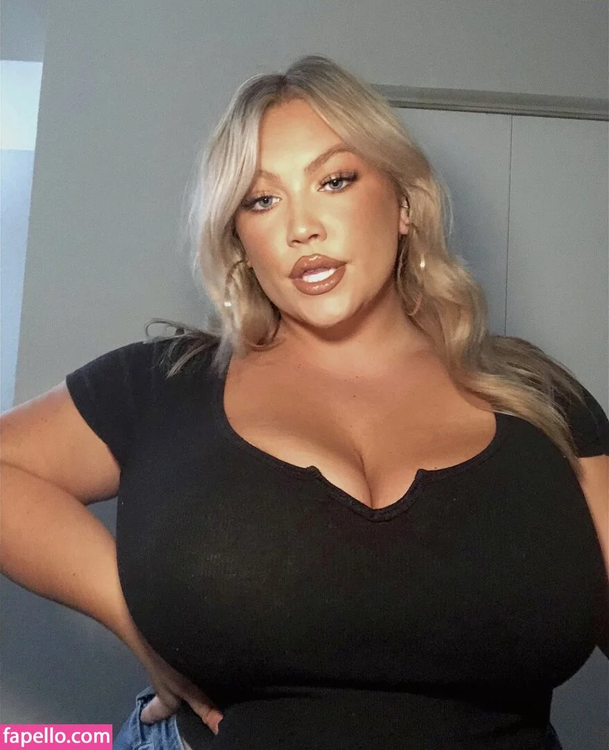 Hayden Buchko Onlyfans Photo Gallery 