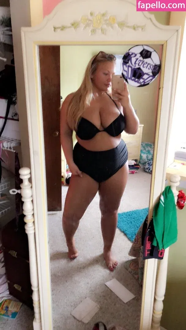 Hayden Buchko Onlyfans Photo Gallery 