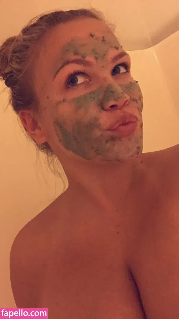 Hayden Buchko Onlyfans Photo Gallery 