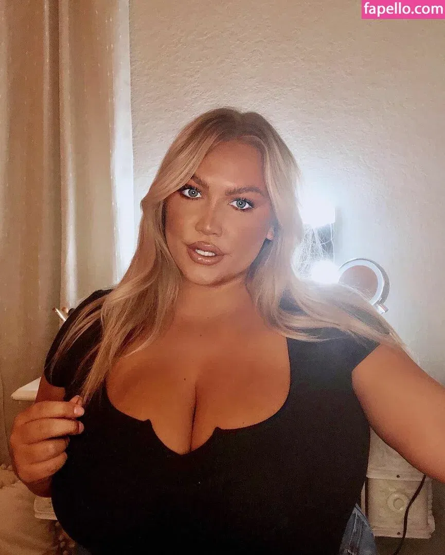 Hayden Buchko Onlyfans Photo Gallery 