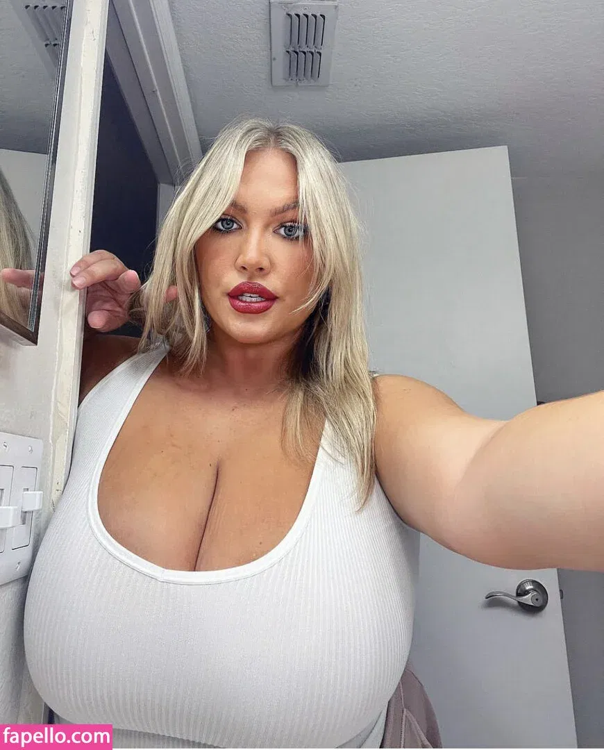 Hayden Buchko Onlyfans Photo Gallery 