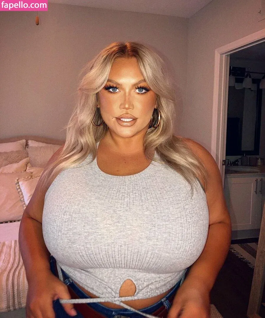 Hayden Buchko Onlyfans Photo Gallery 