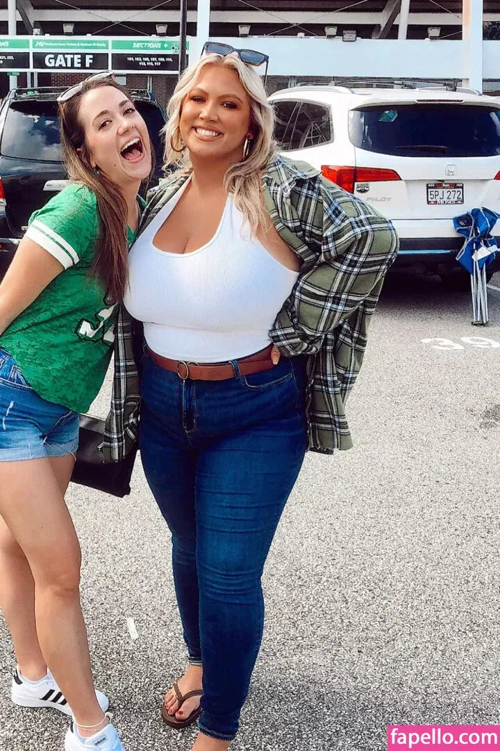 Hayden Buchko Onlyfans Photo Gallery 