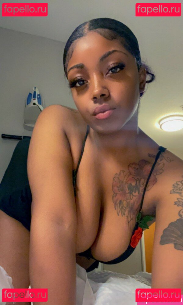 Mia Belle Nude Onlyfans Photo 3