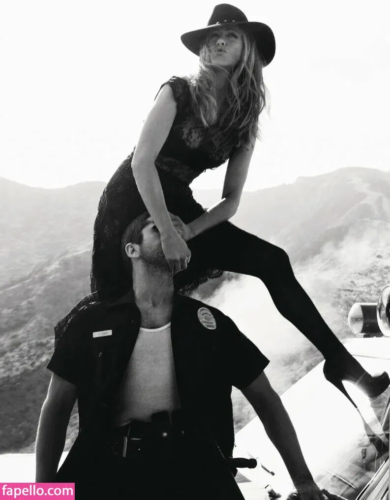 Jennifer Aniston Onlyfans Photo Gallery 