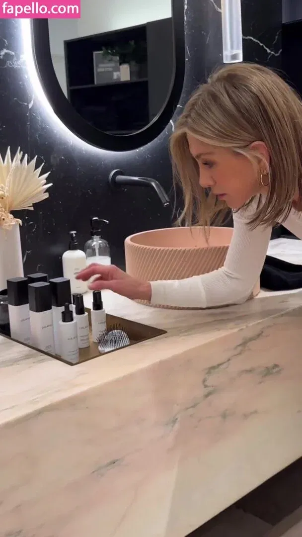 Jennifer Aniston Onlyfans Photo Gallery 