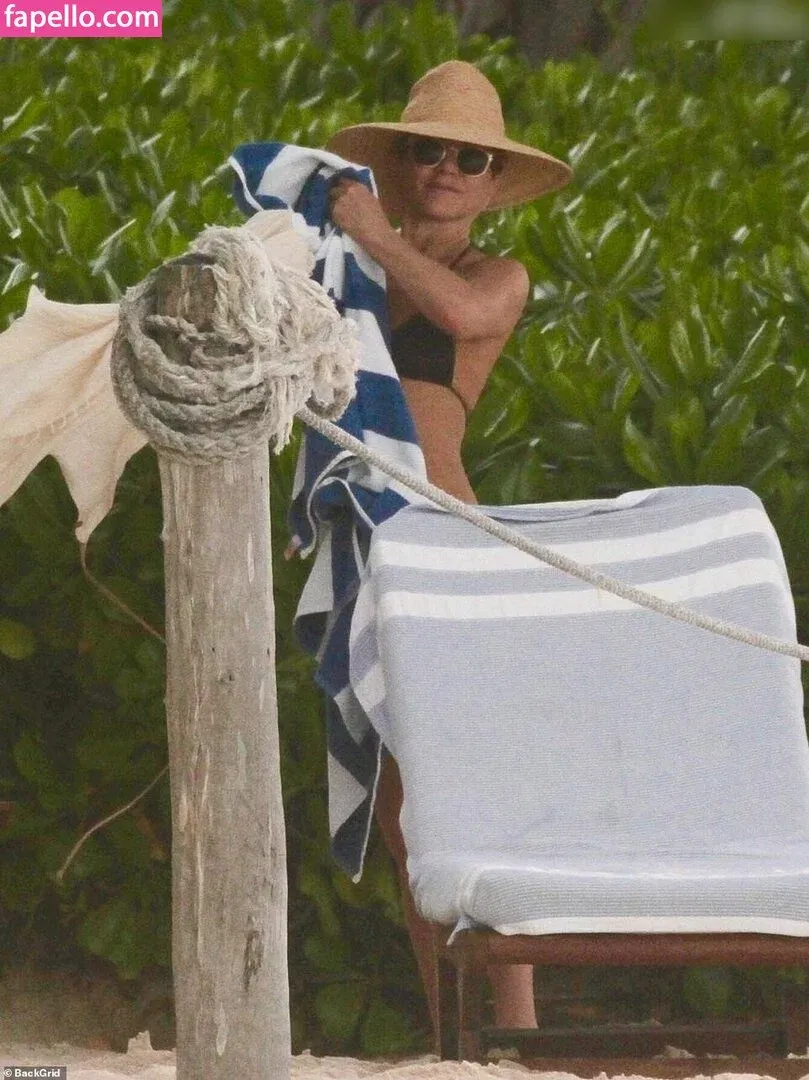 Jennifer Aniston Onlyfans Photo Gallery 